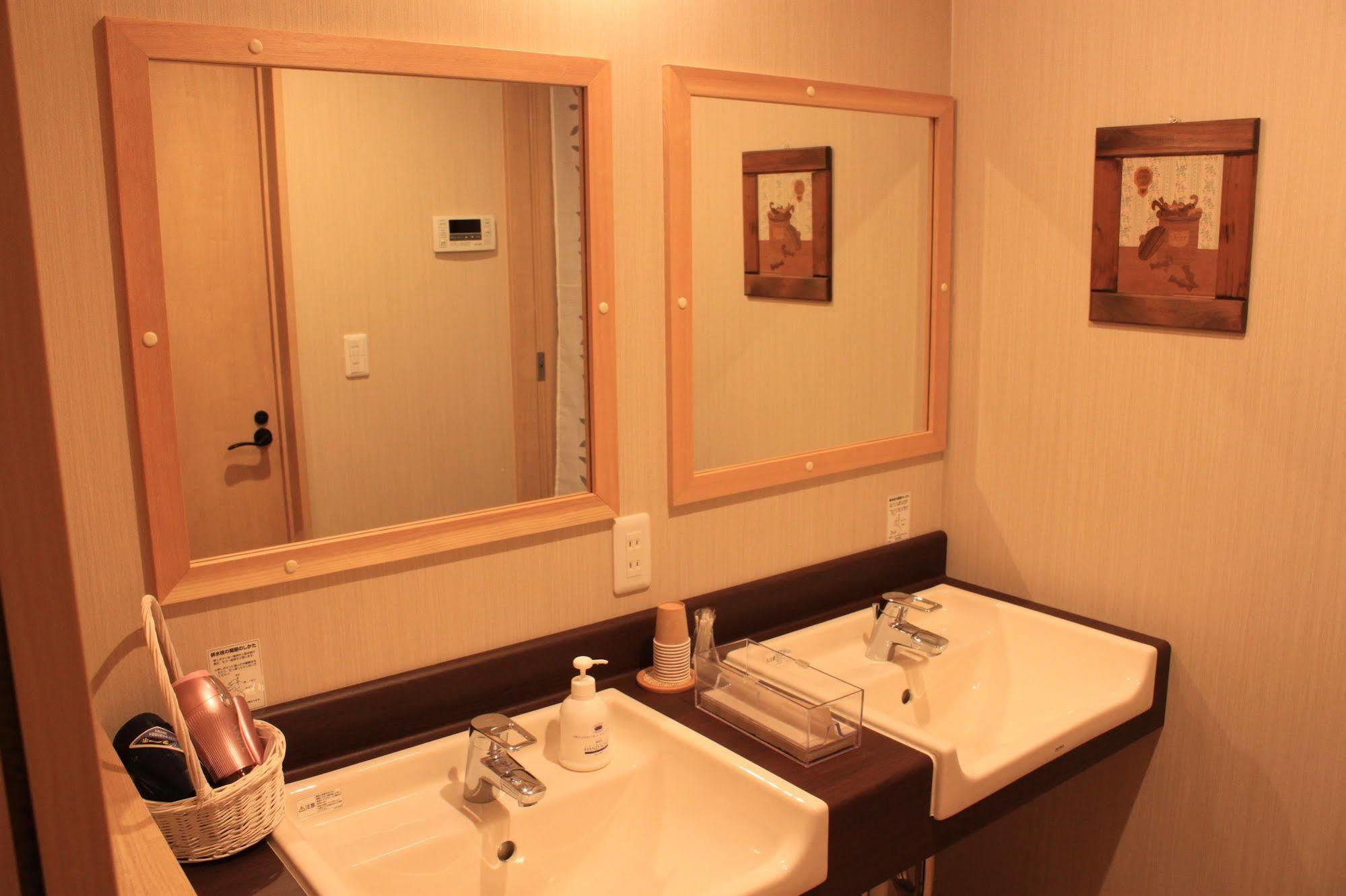 Ituka Furano E Guest House Ngoại thất bức ảnh