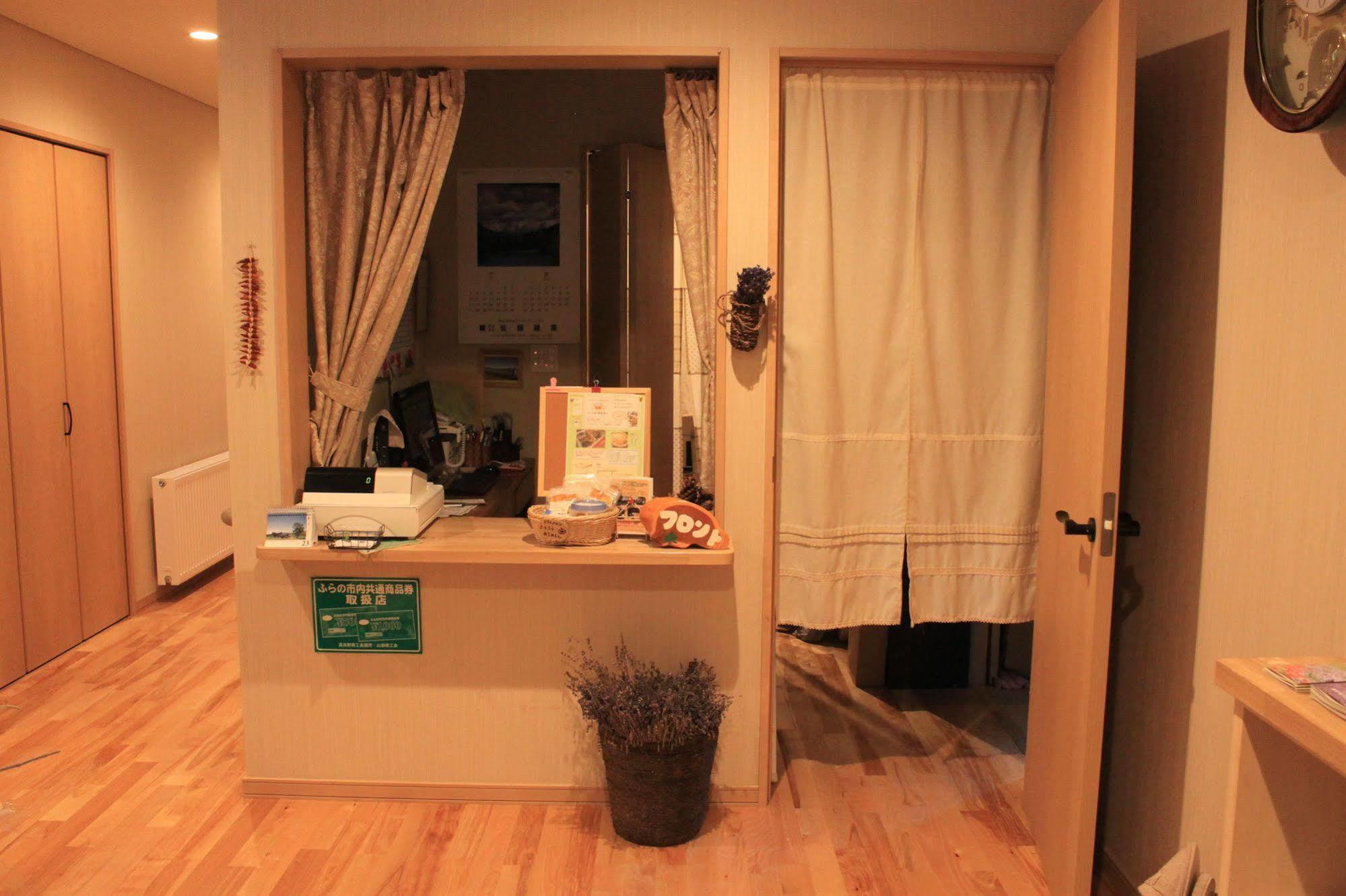 Ituka Furano E Guest House Ngoại thất bức ảnh